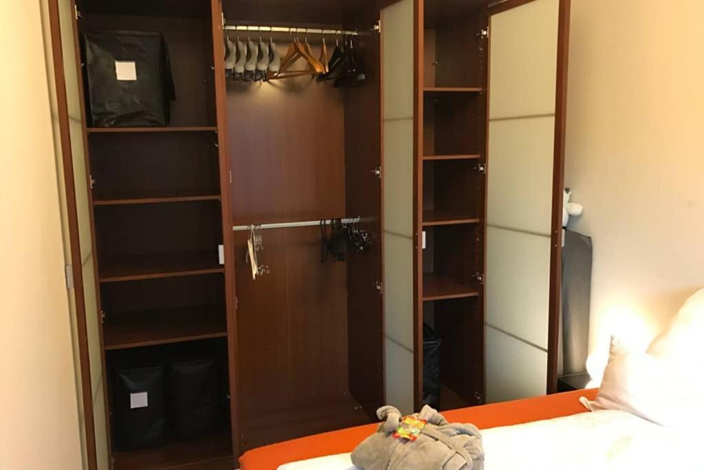 Apartamento Sonnig, Modern, Zentral Mit Parkhaus Nebenan Checkin123 Wiesbaden Exterior foto